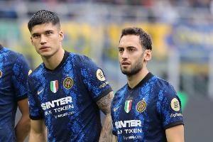 米体：劳塔罗与恰20互通电话但未和解 国米为恰20标价降至3000万