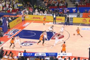 华体会入口-哈维半转身超远压哨3分！季孟年：这是我在CBA见过的最牛逼的绝杀