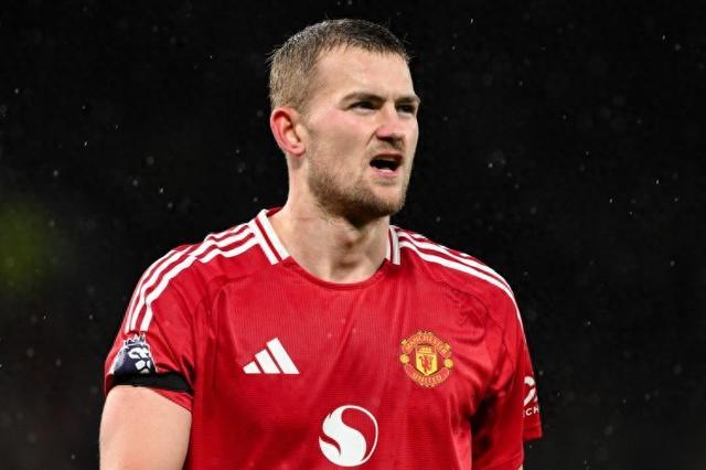 华体会入口-德里赫特：我们当然支持阿莫林，球员应对比赛负责而不是主教练